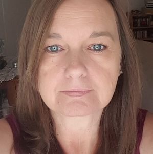 Meet your Posher, Lora